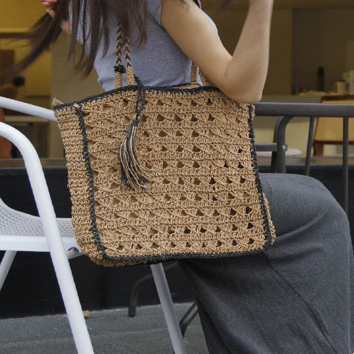 Square tassel single shoulder grass woven bag handmade women - Faithacle